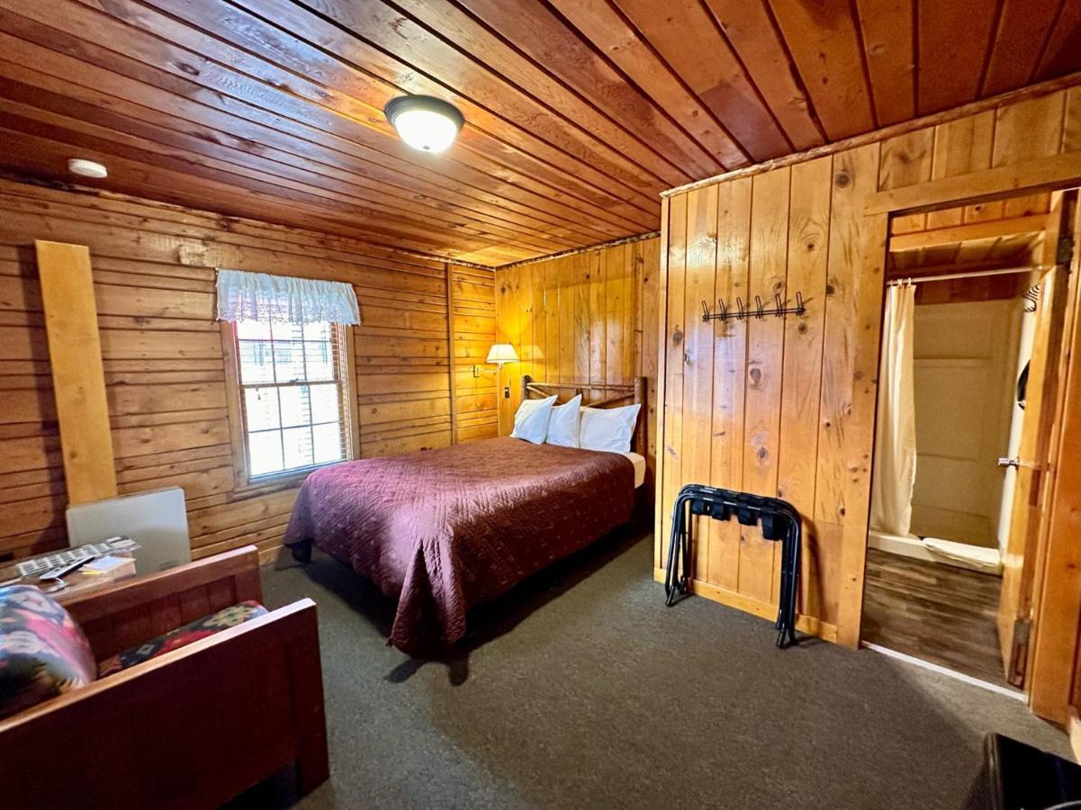 ווסט ילוסטון Yellowstone Cabins And Rv מראה חיצוני תמונה