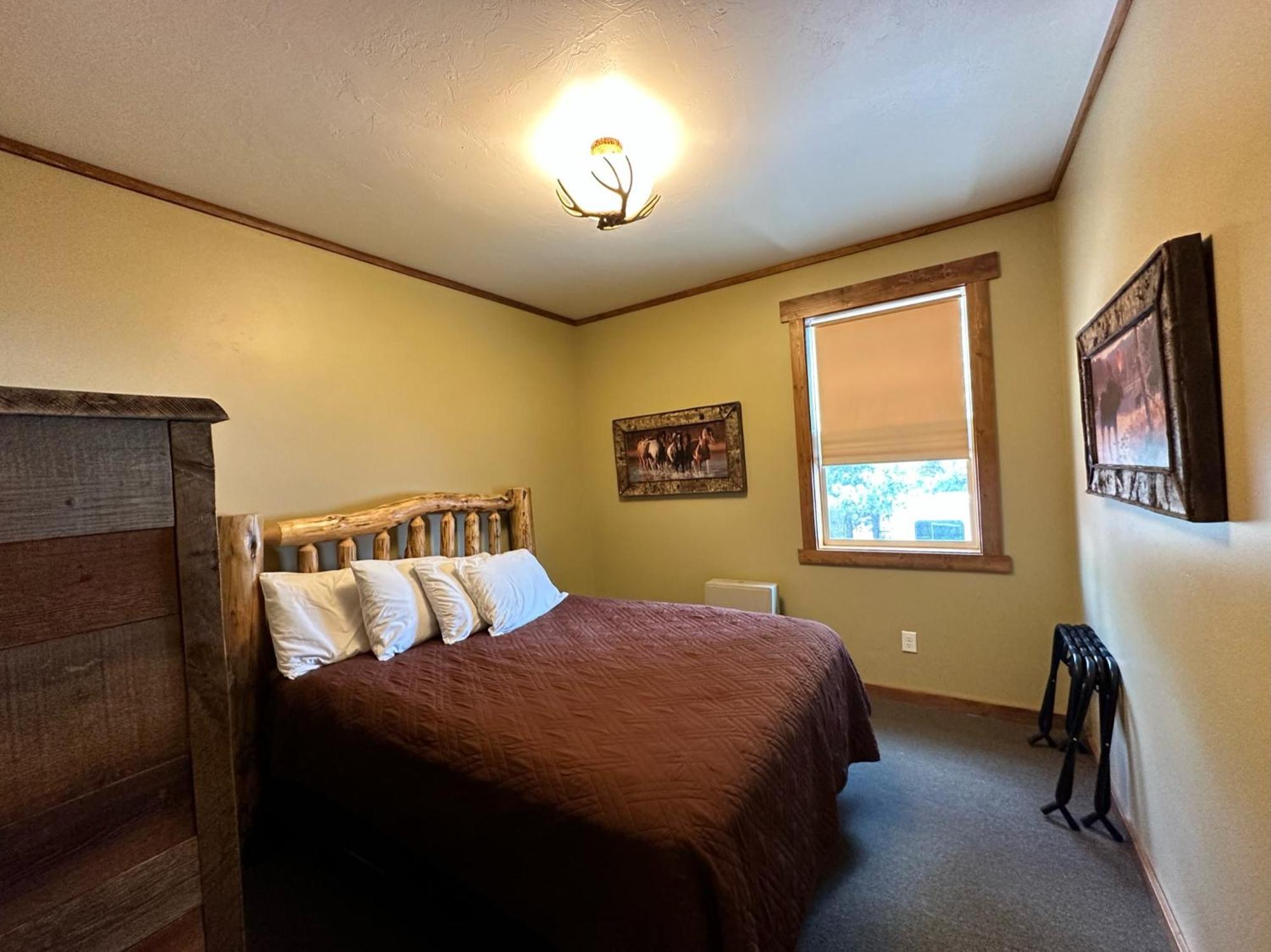 ווסט ילוסטון Yellowstone Cabins And Rv מראה חיצוני תמונה