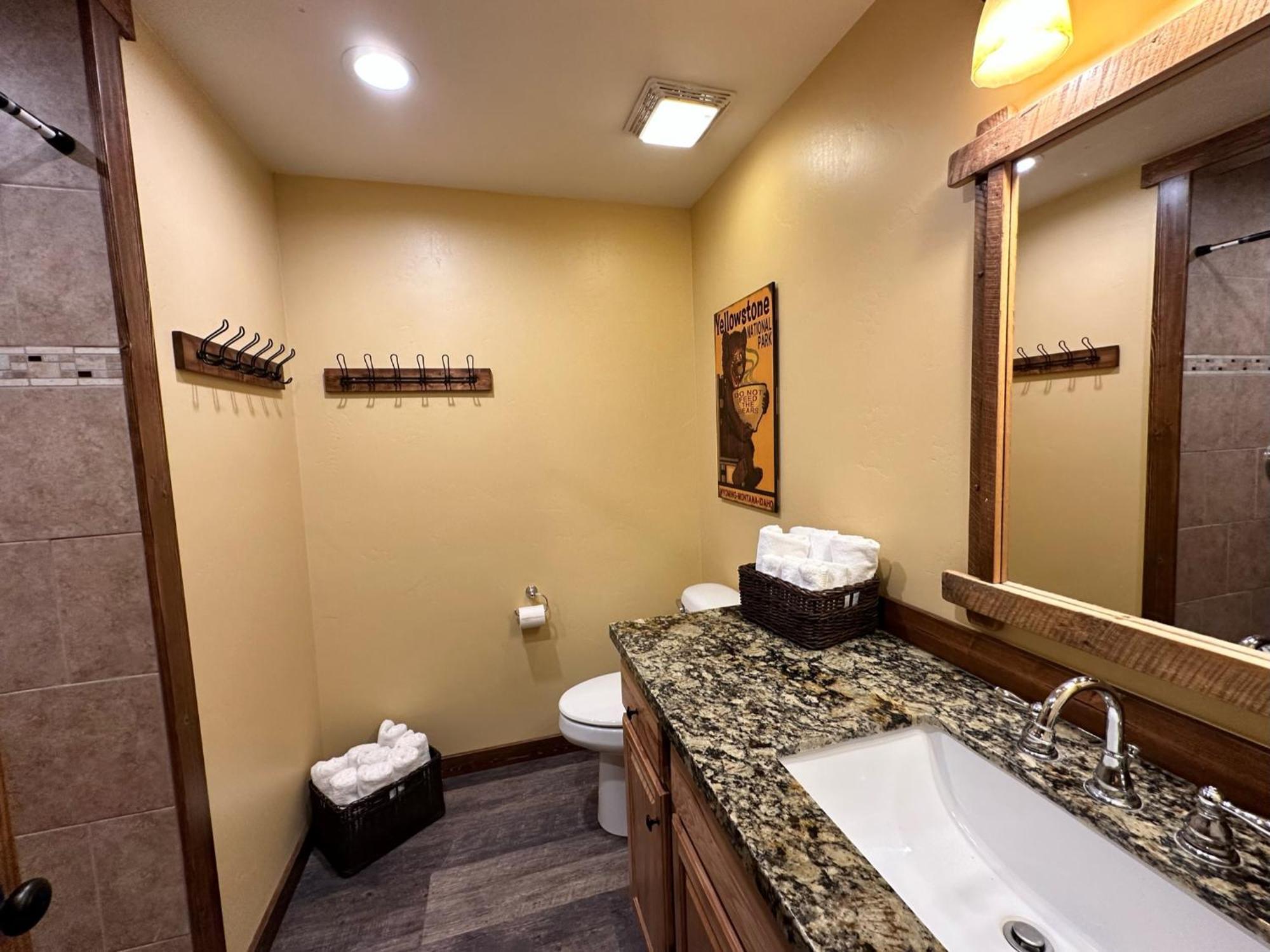 ווסט ילוסטון Yellowstone Cabins And Rv מראה חיצוני תמונה