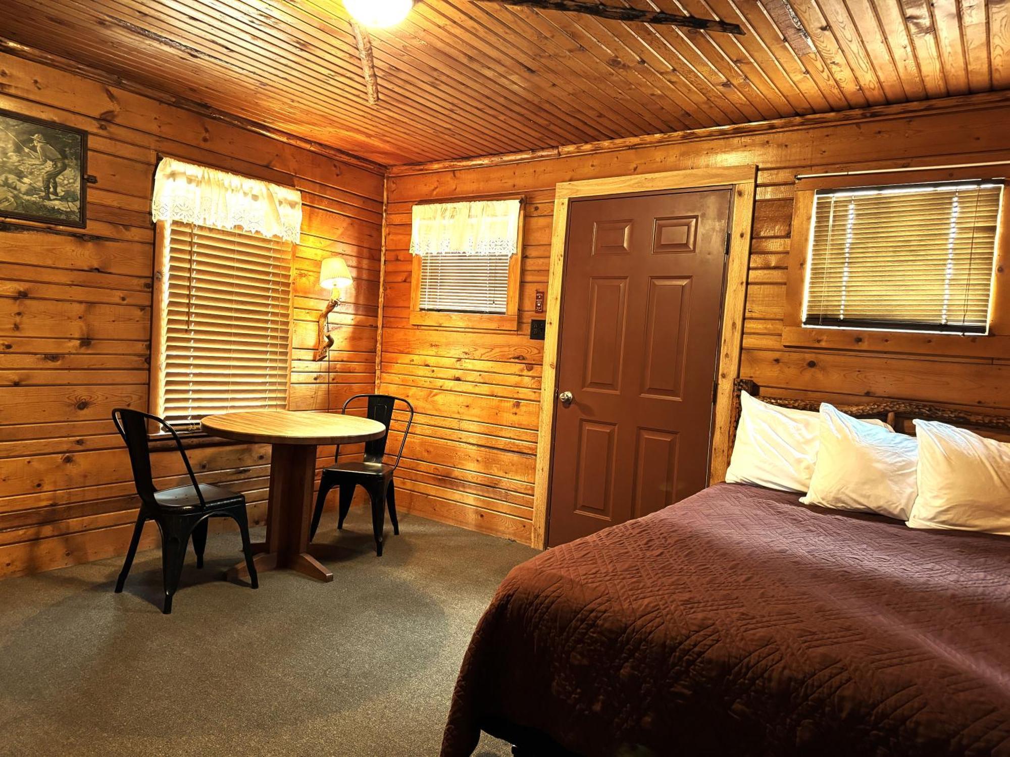 ווסט ילוסטון Yellowstone Cabins And Rv מראה חיצוני תמונה
