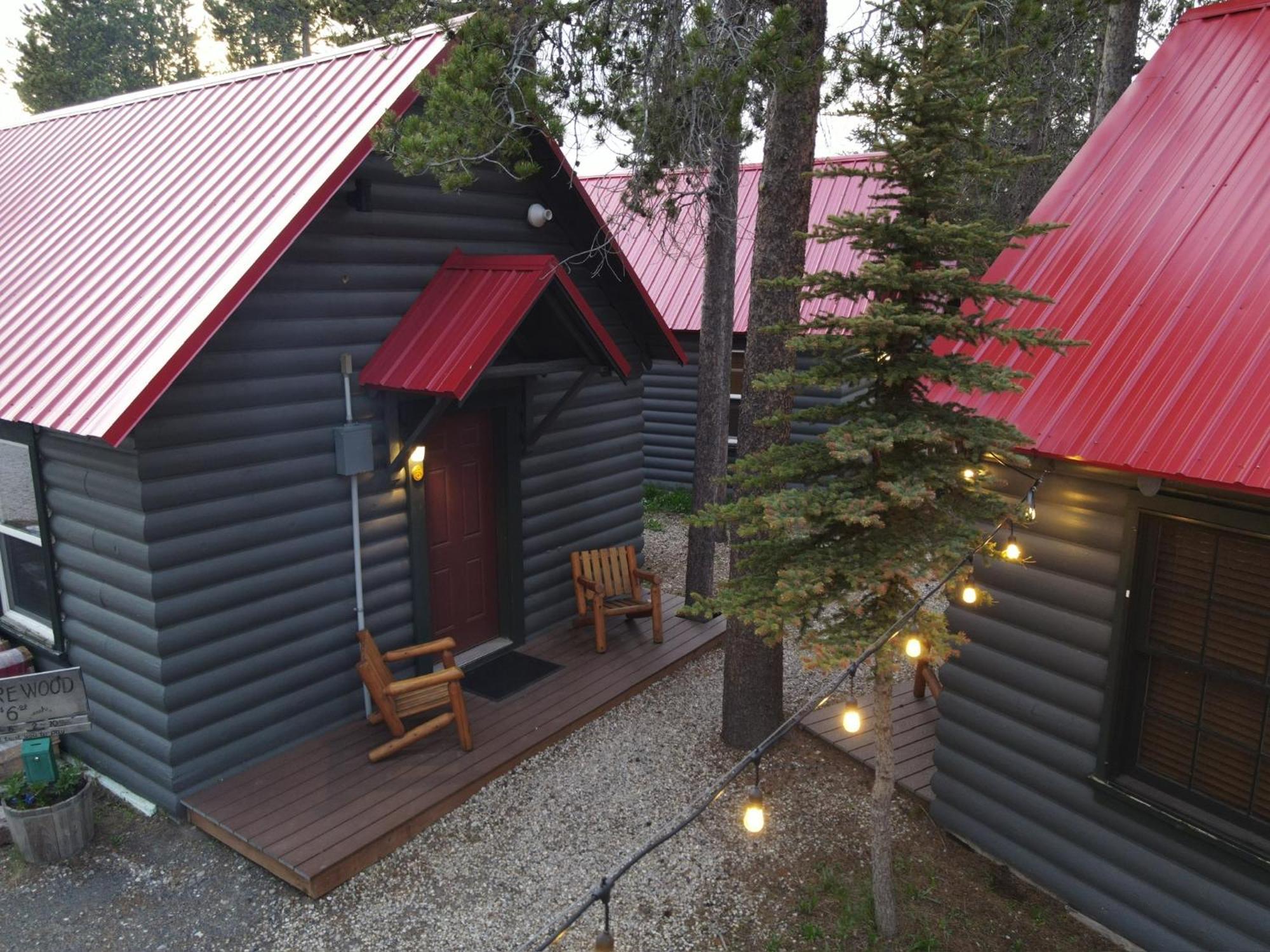 ווסט ילוסטון Yellowstone Cabins And Rv מראה חיצוני תמונה
