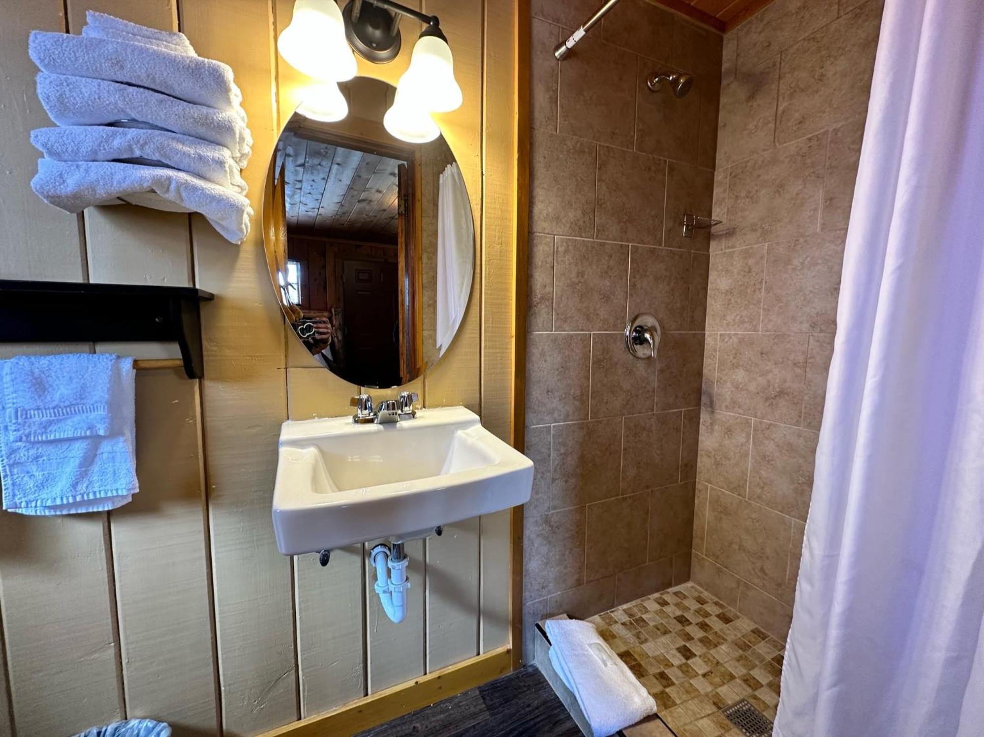 ווסט ילוסטון Yellowstone Cabins And Rv מראה חיצוני תמונה