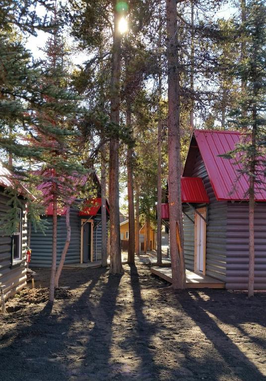 ווסט ילוסטון Yellowstone Cabins And Rv מראה חיצוני תמונה